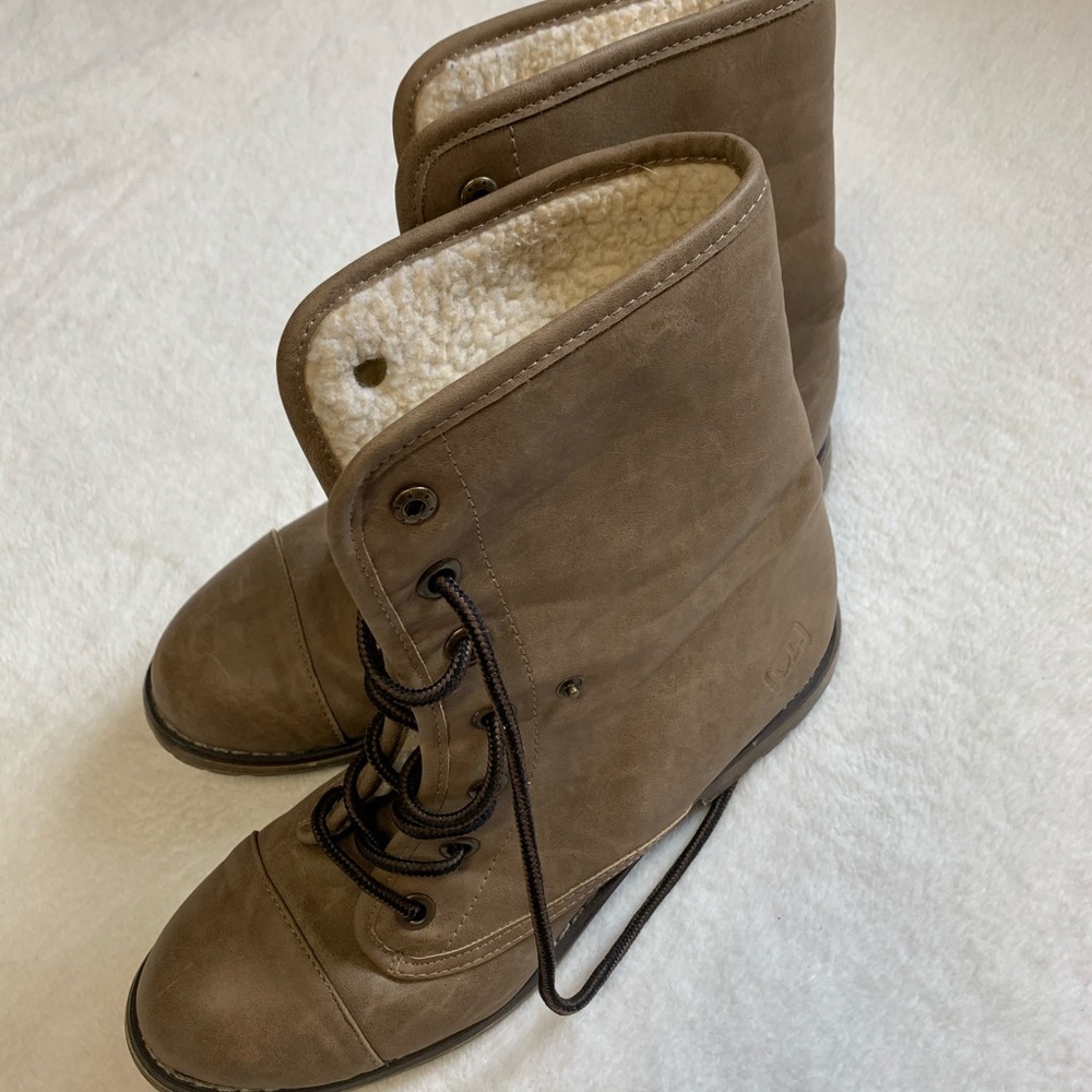Tan Winter Boots